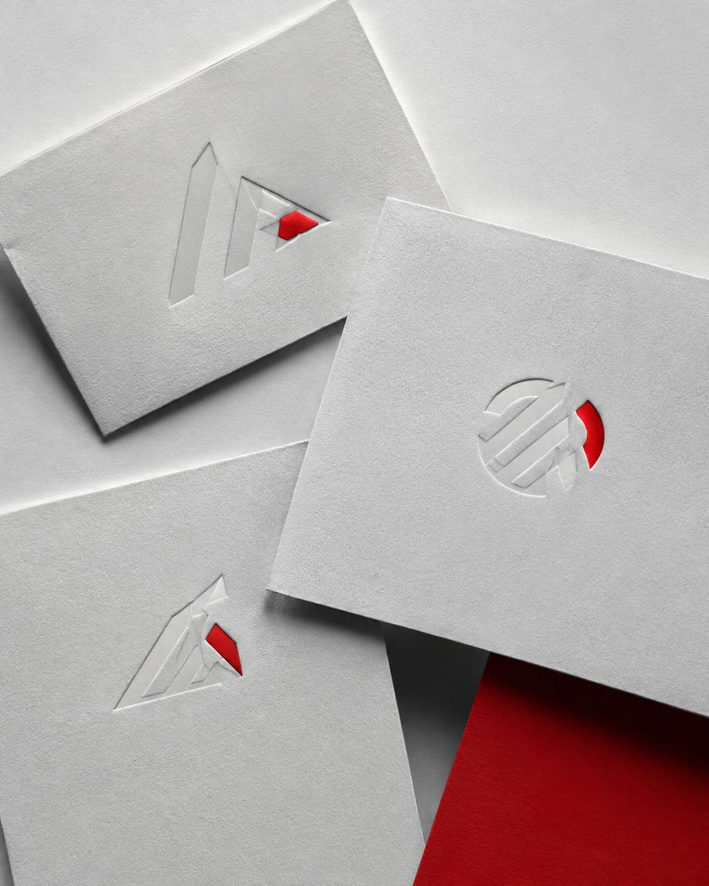 Geprägte Logokarten aus einem Corporate-Design-Projekt
